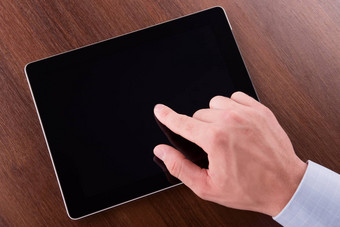 手触摸屏幕平板电脑