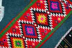 传统的马其顿地毯模式