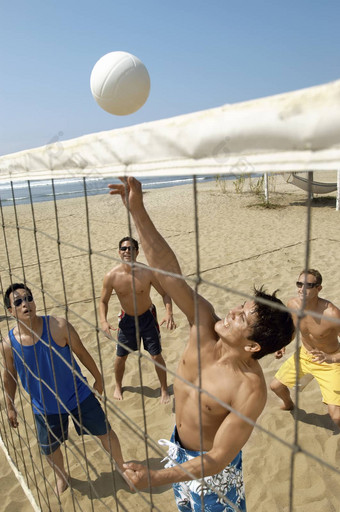 集团多民族但玩海滩<strong>排球</strong>
