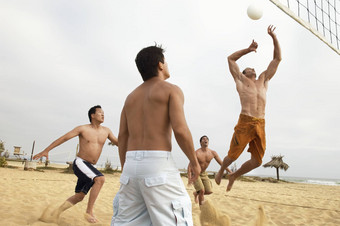 集团多民族但玩<strong>排球</strong>海滩