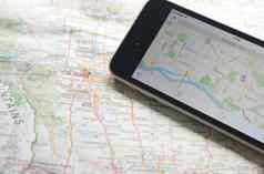智能手机全球定位系统(gps)导航器地图