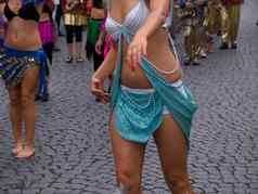 有吸引力的舞者里约巴西桑巴狂欢节
