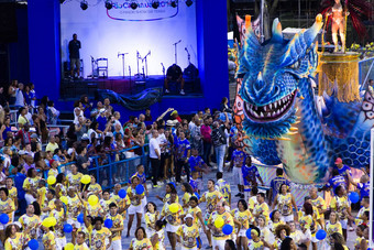 里约1月巴西1月世界著名的狂欢节里约1月桑巴学校炫耀sambadromo龙数字1月里约1月