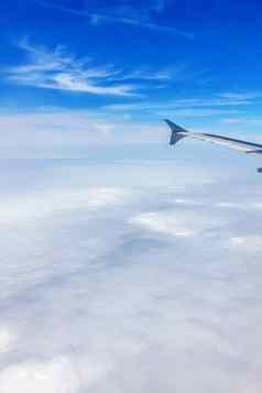 飞机飞行窗口视图云