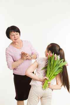 （外）孙女隐藏了花束花祖母