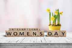 国际女人的一天标志黄色的水仙花花