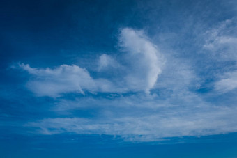 美丽的背景云可见行白色云蓝色的天<strong>空前</strong>阳光
