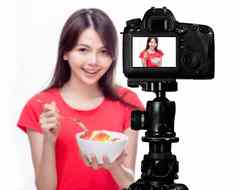 亚洲食物视频博客水果沙拉相机