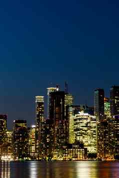 晚上视图市中心多伦多安大略加拿大
