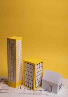 黄色的纸块公寓黄色的背景纸简约简单的概念风格复制空间水平取向