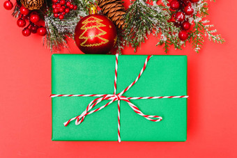 圣诞节绿色礼物盒子装饰冷杉树分支机构