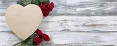 快乐情人节一天心形状礼物盒子红色的玫瑰