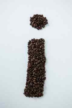 咖啡豆子形成形状字母