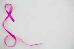 开销视图乳房癌症意识粉红色的丝带