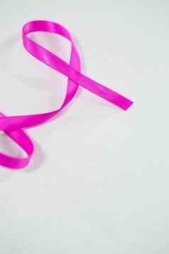 高角视图粉红色的丝带乳房癌症