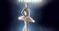 芭蕾舞舞者发光的闪闪发光的光