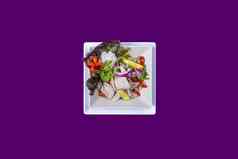 亚洲泰国食物白色盘子紫色的背景复制