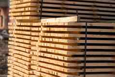 仓库锯董事会锯木厂在户外木材机锯木厂存储策划木董事会桩木董事会锯木厂外板行业