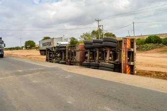 内罗毕肯尼亚非洲油轮卡车坠毁