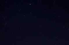 长曝光晚上照片明亮的星星很多星星