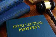 知识财产法律版权桌子上