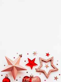 圣诞节一年背景装饰形状的圆金红色的球星星五彩纸屑心