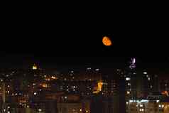 月亮第比利斯市中心