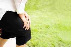 高级女人痛苦膝盖疼痛首页健康问题