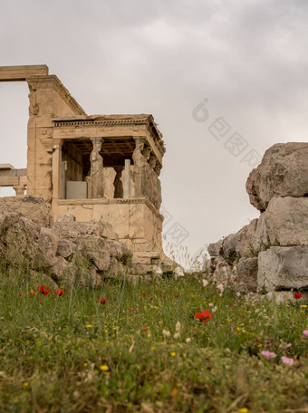 玄关女像柱神殿、包含雅典