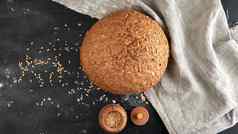 烤轮黑麦面包向日葵种子米色纺织