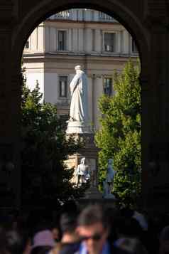 纪念碑莱奥纳多达芬奇米兰意大利