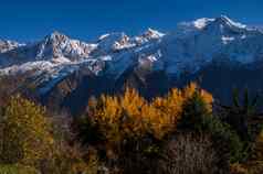 秋天法国阿尔卑斯山脉
