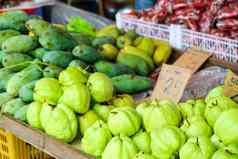 绿色芒果新鲜的水果表格新鲜的市场