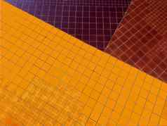 闪亮的橙色棕色（的）紫罗兰色的瓷砖