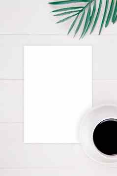 空白纸表复制空间模型叶杯咖啡木表格海报邀请明信片装饰设计品牌平躺前视图