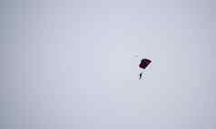 轮廓降落伞特技无重点模糊的滑翔空气