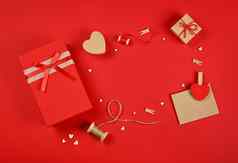情人节礼物卡红色的包装纸