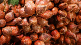 水果蔬菜乡村摊位各种各样的新鲜的成熟的水果蔬菜乡村东方摊位市场红色的白痴salacca扎拉卡物种棕榈树蛇水果