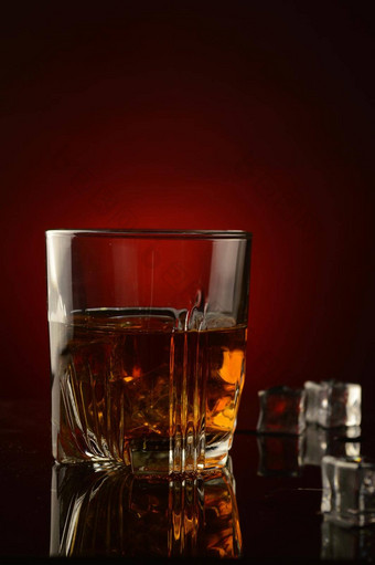 玻璃威士忌