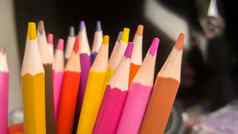 集彩色的铅笔文具很多五彩缤纷的铅笔表格