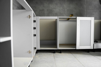 自定义厨房橱柜安装家具外墙中密度纤维板灰色的模块化厨房刨花板材料阶段安装厨房灰色瓷砖地板上墙