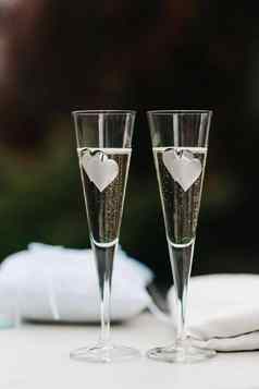 婚礼眼镜酒香槟