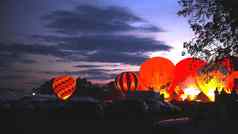 热空气气球气球节日晚上
