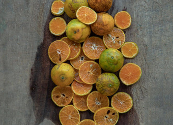 新鲜的橙色水果木表格橘子普鲁阿物种多汁的橙色酸甜蜜的