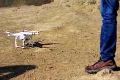 四轴飞行器白色无人机照片视频控制无人机
