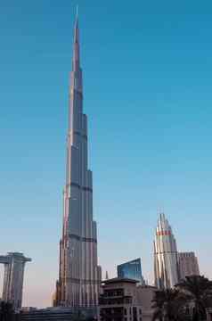 12月迪拜阿联酋视图迪拜塔哈利法塔DSF市场迪拜购物中心集市巴哈尔建筑捕获晚上时间迪拜塔公园迪拜阿联酋