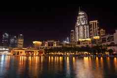 1月迪拜阿联酋美丽的视图照亮露天市场巴哈尔迪拜购物中心酒店建筑捕获休闲大道区域迪拜塔公园迪拜阿联酋