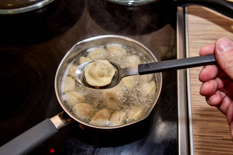 饺子沸腾水肉饺子煮熟的能沸腾水