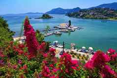 科孚岛岛克基拉希腊美丽的vlacherna修道院鼠标岛庞蒂科尼西美丽的色彩斑斓的岛夏天假期假期旅行