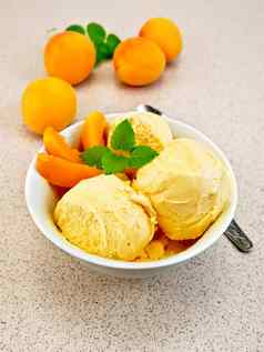 冰奶油杏白色碗表格勺子